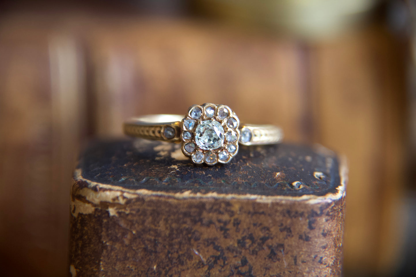 Very fine 19th-century daisy ring