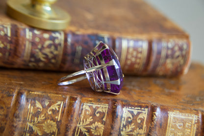 Ring with amethyst and monogram