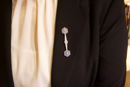 Spilla Art Decò barretta rosoni