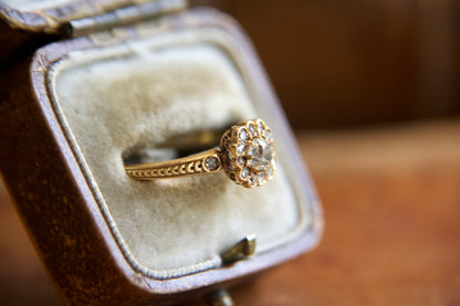 Very fine 19th-century daisy ring