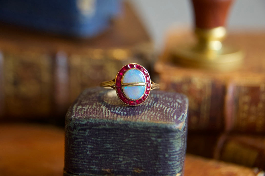 Anello con Opale anni '30