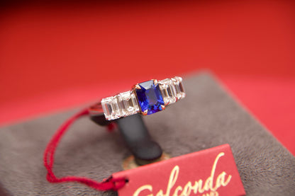 Anello con zaffiro e diamanti