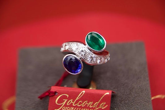 Anello toi moi con zaffiro e smeraldo