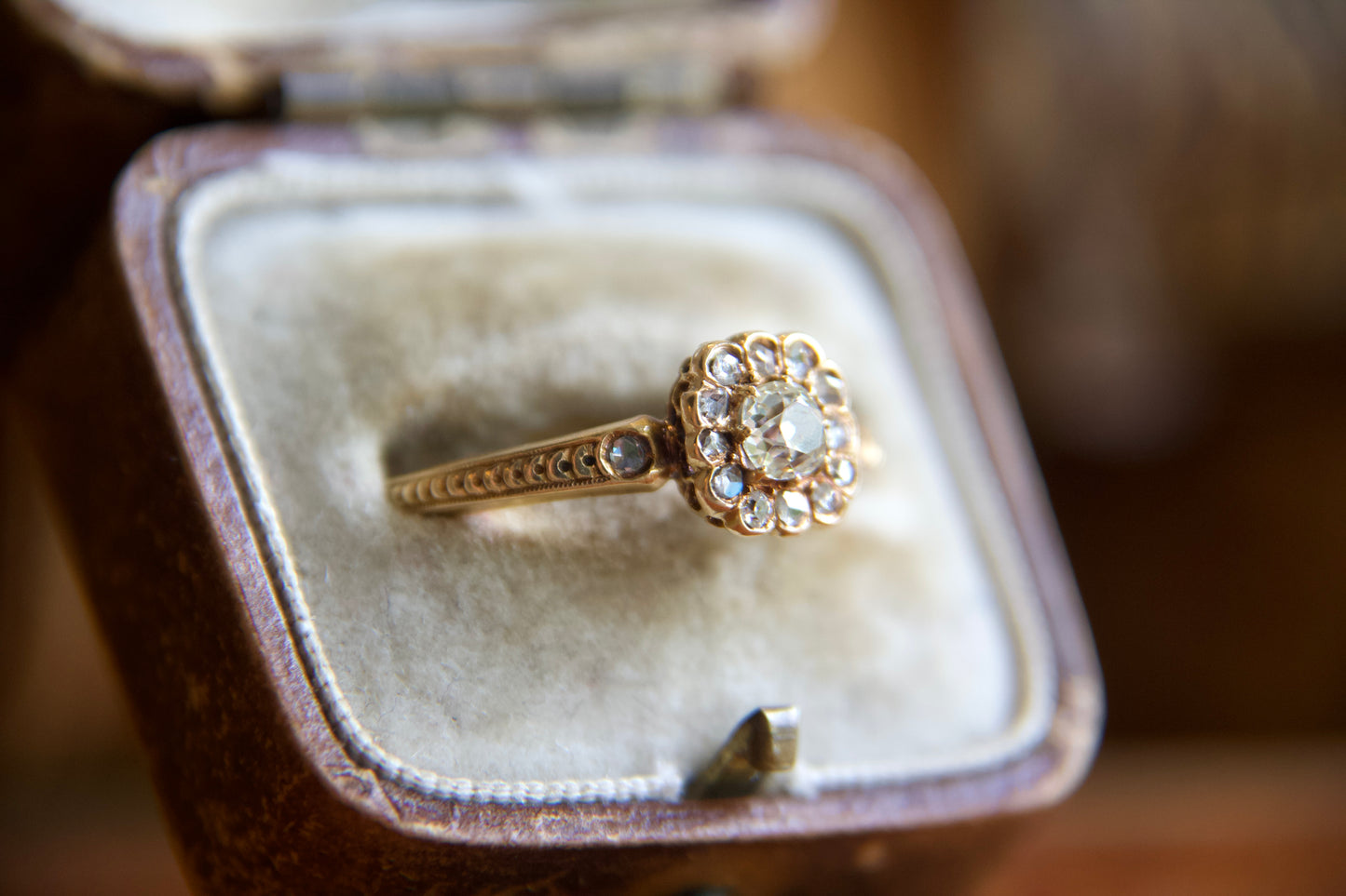 Very fine 19th-century daisy ring