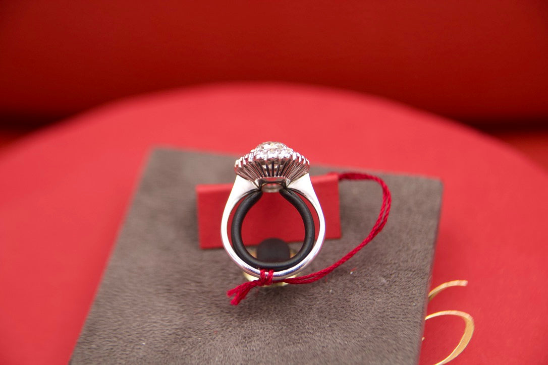 Anello Cluster anni 60' con diamanti taglio antico