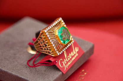 Anello Cocktail anni 50 con smeraldo