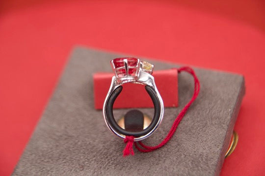 Anello toi moi con diamante e rubino "NO HEAT"
