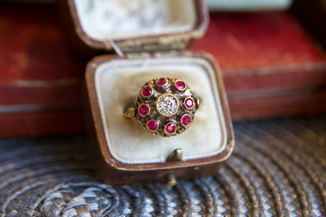 Anello "Art Nouveau" con diamante e rubini