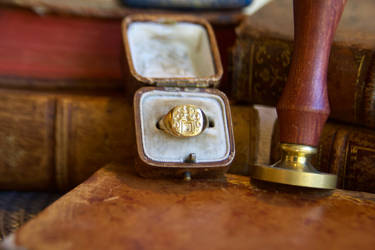 Anello con sigillo Belga fine 800