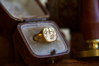 Anello con sigillo Belga fine 800
