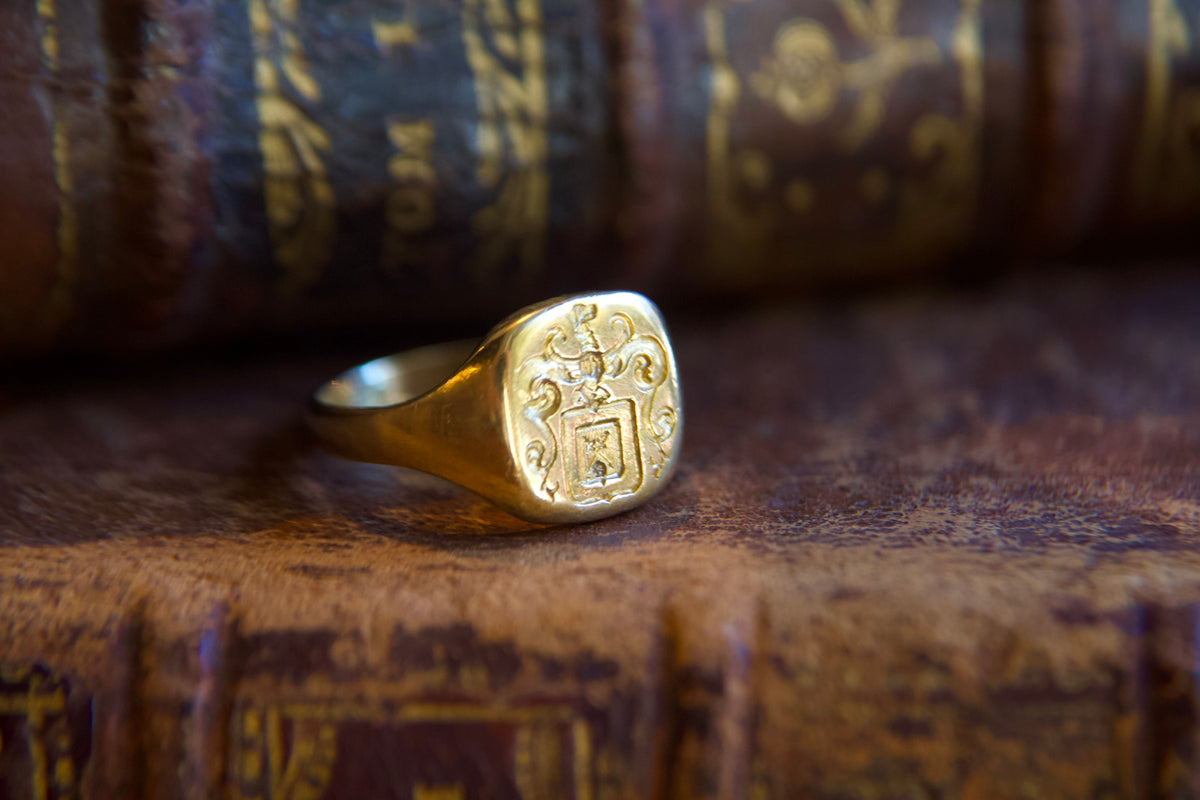 Anello con sigillo Belga fine 800
