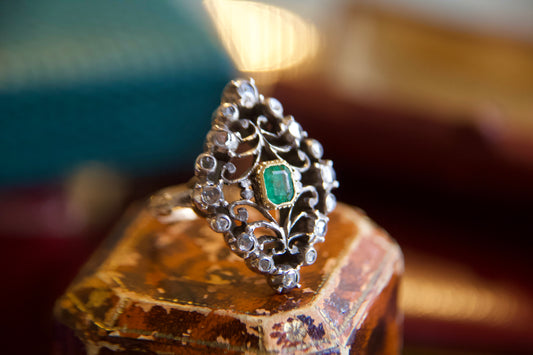 Vintage "Victorian" ring with natural emerald and diamonds