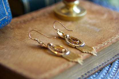 Orecchini antichi pendenti con granato