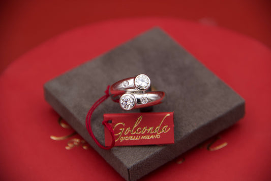 Anello  contrarie con diamanti