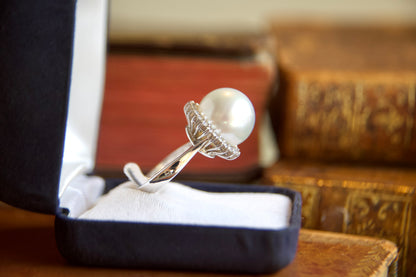 Ring with 14mm Australian pearl
