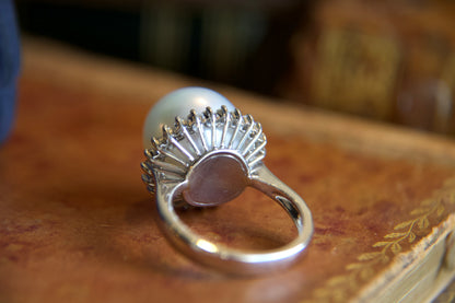 Ring with 14mm Australian pearl