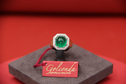 Emerald "sugar loaf" ring 