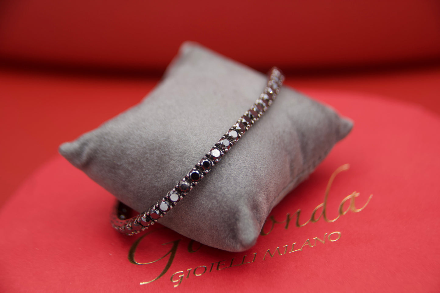 Bracciale in oro diamanti neri