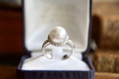 Anello  halo con perla South Sea