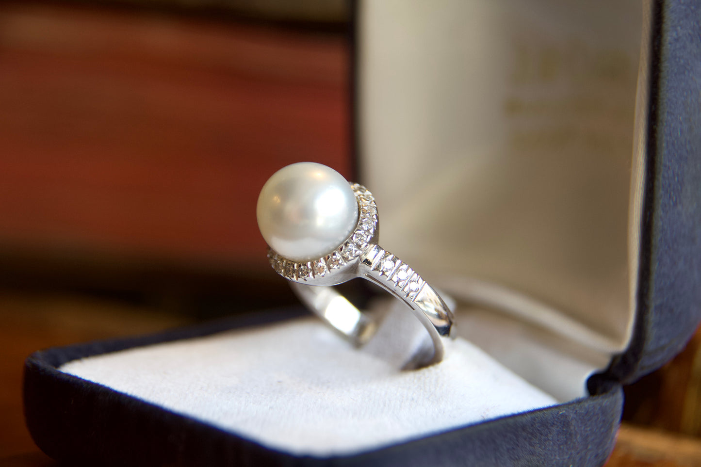 Anello  halo con perla South Sea