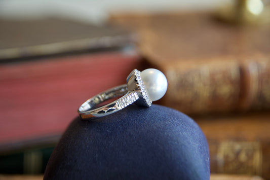 Anello  halo con perla South Sea