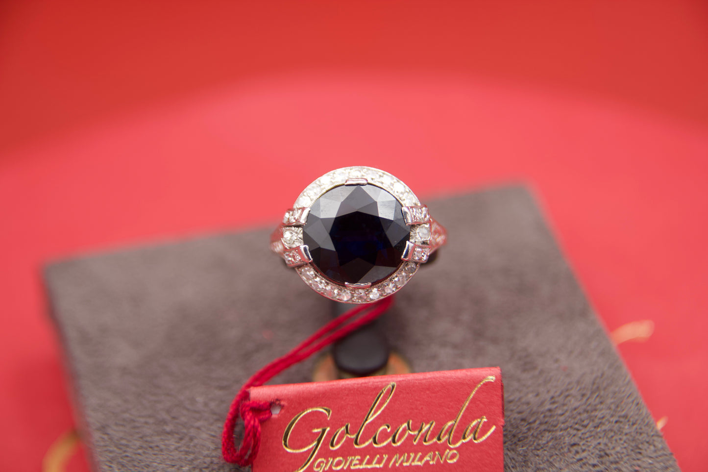 Art Deco ring with sapphire