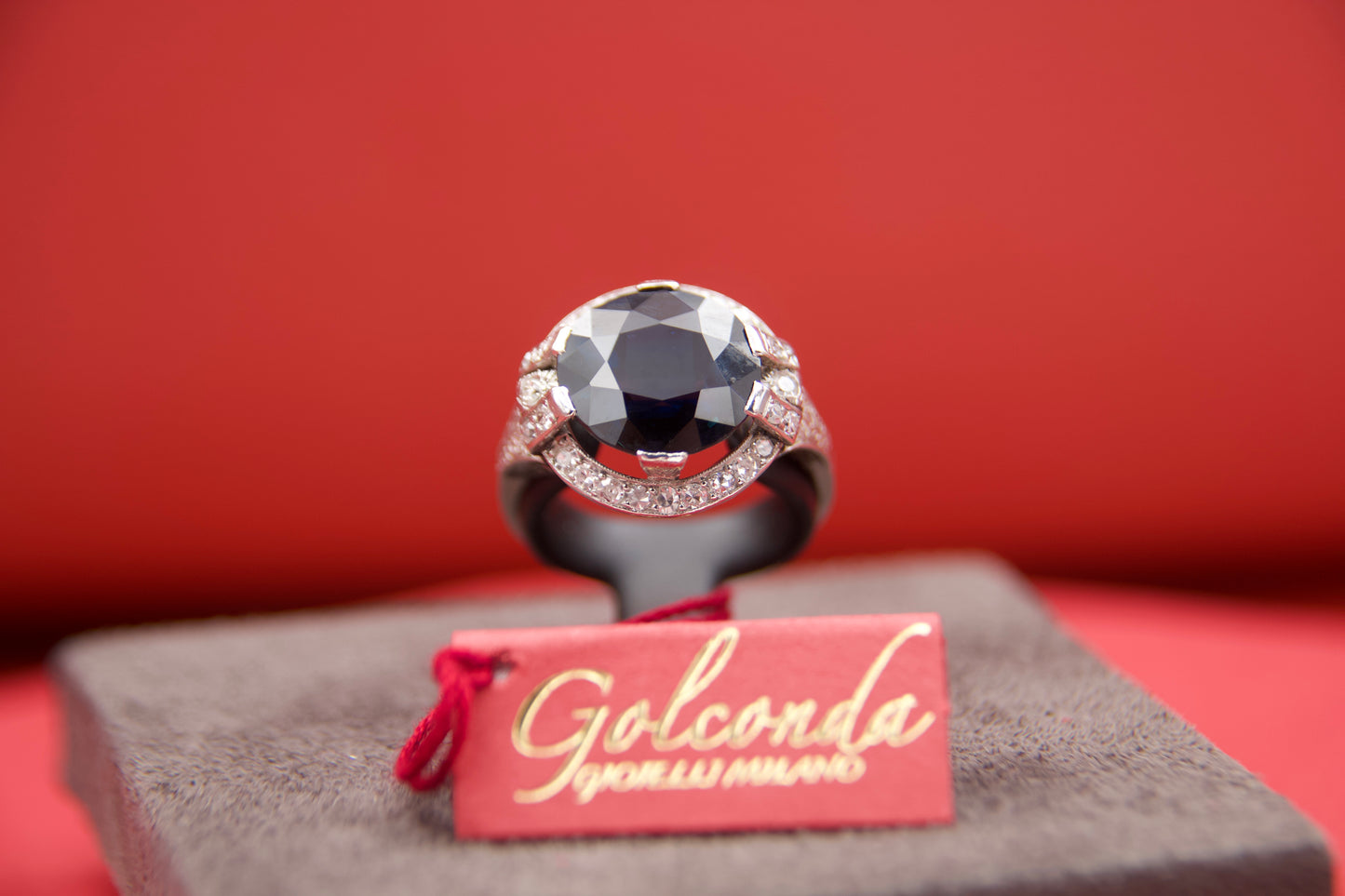 Art Deco ring with sapphire