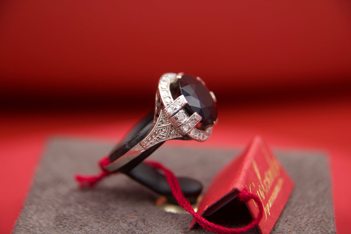Art Deco ring with sapphire