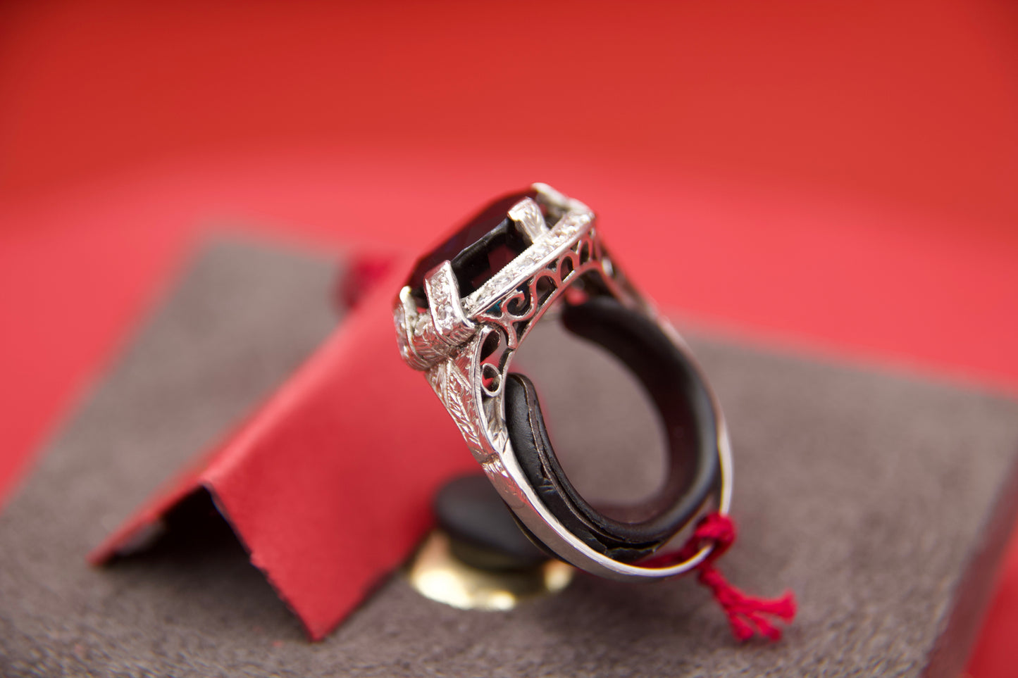 Art Deco ring with sapphire