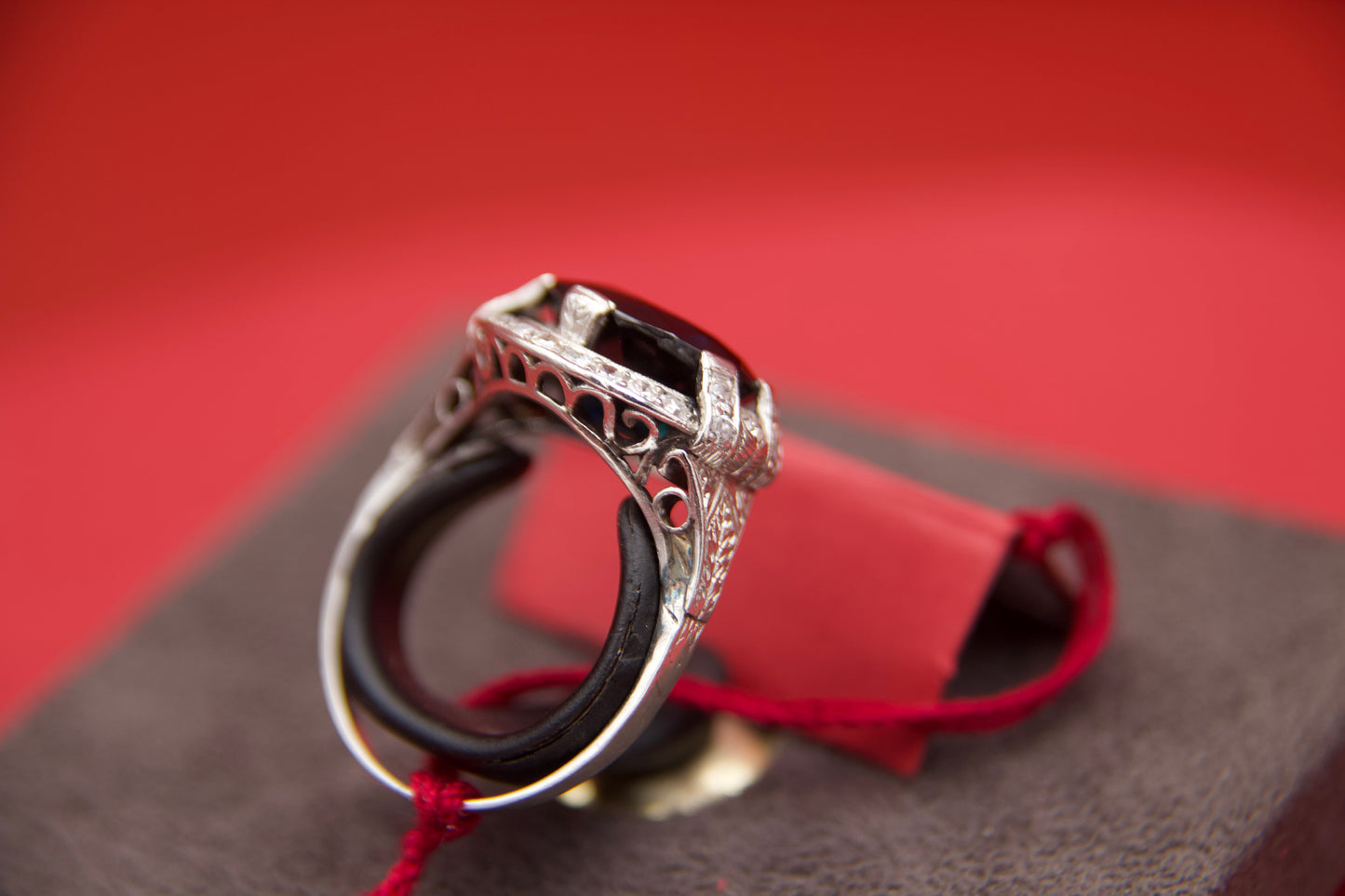 Art Deco ring with sapphire