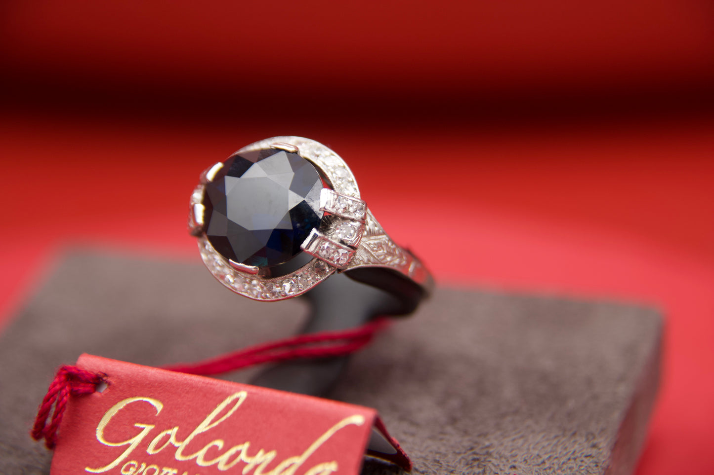 Art Deco ring with sapphire