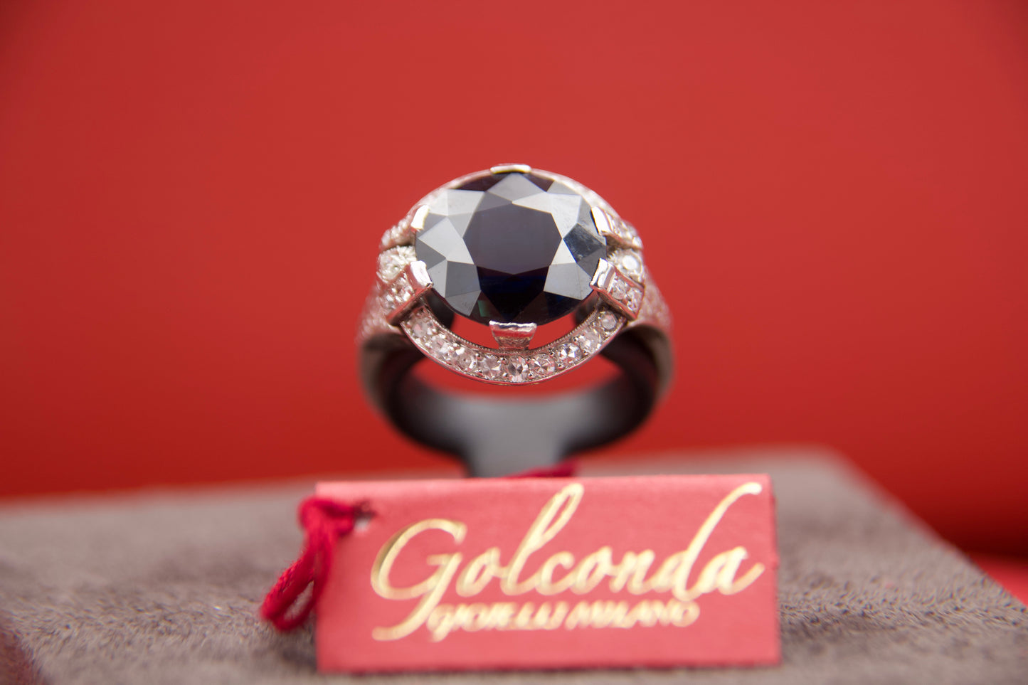 Art Deco ring with sapphire