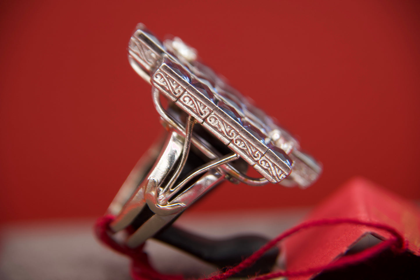 Art Deco ring with sapphires