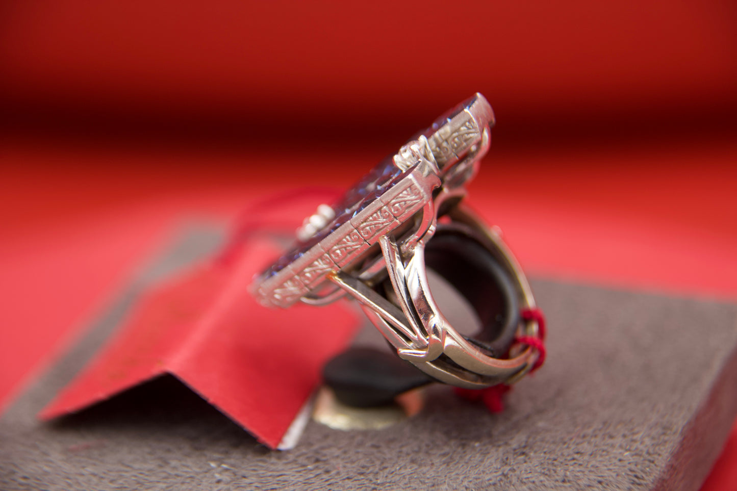 Art Deco ring with sapphires