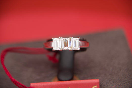 Diamond trilogy ring