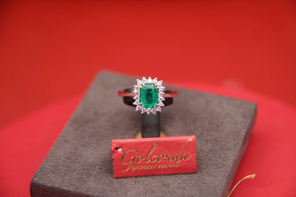 MARGHERITA ring with emerald