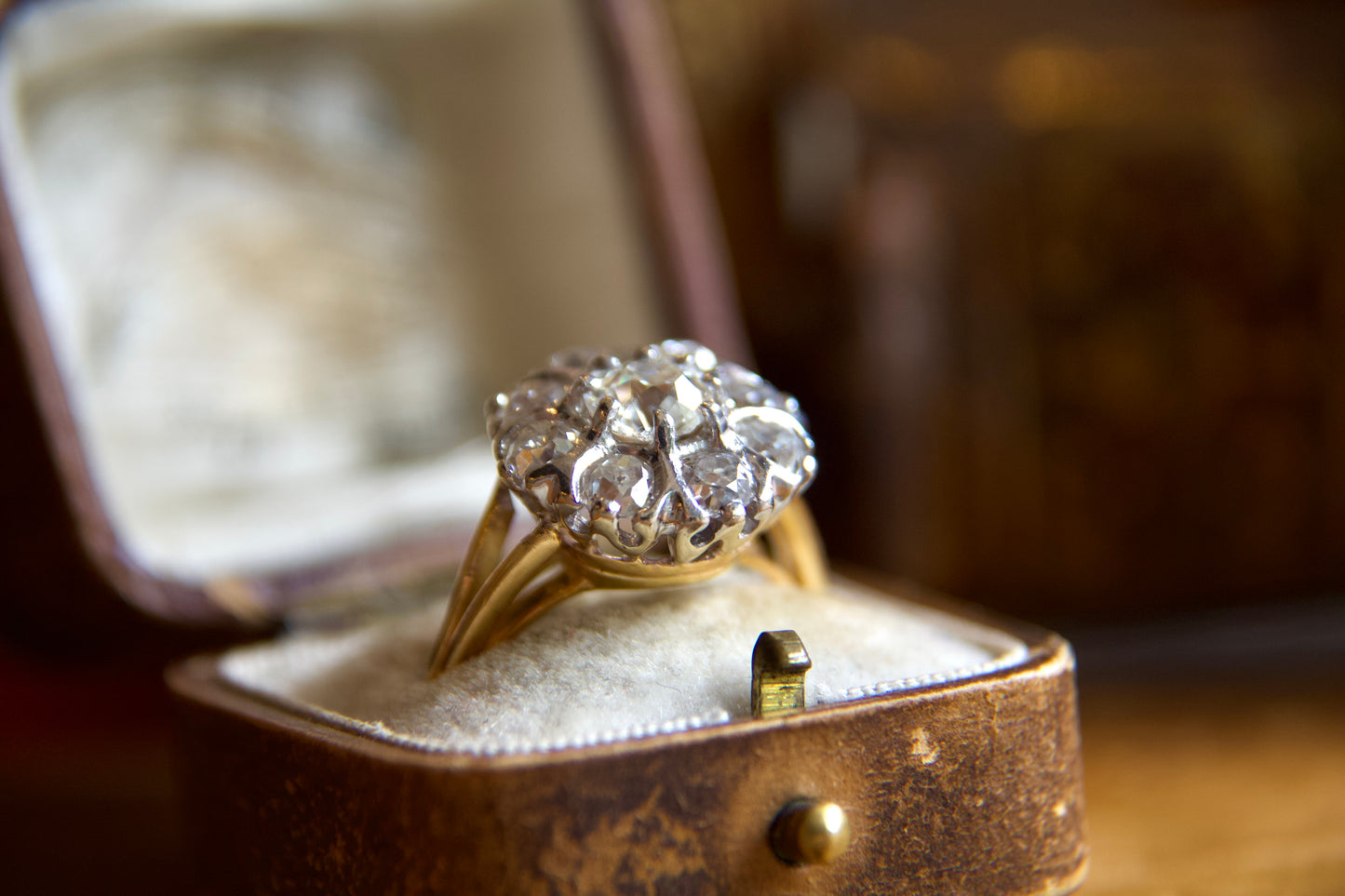 Anello Margherita "Daisy Ring" Liberty in Oro 18kt con Diamanti Taglio Antico
