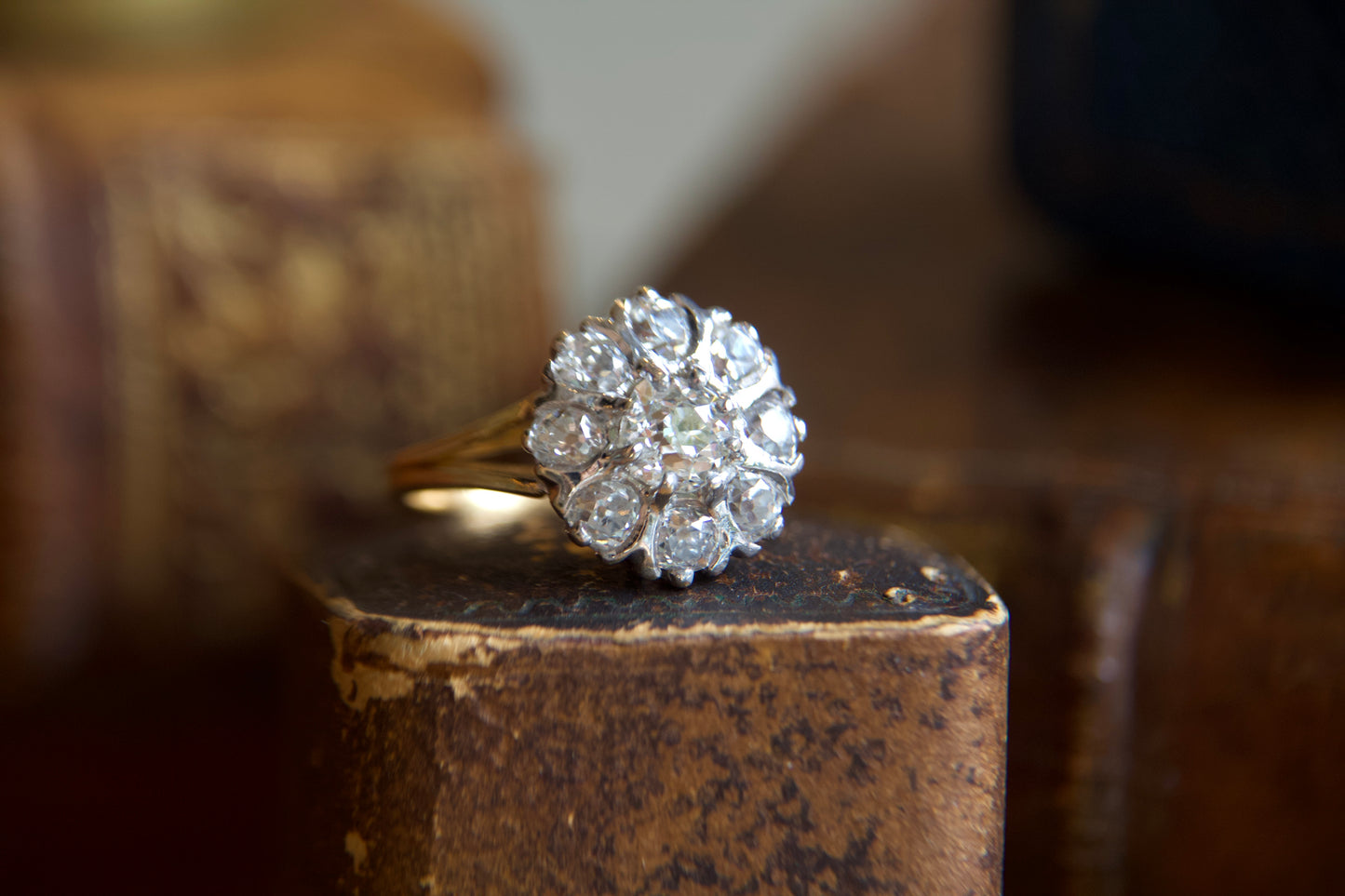 Anello Margherita "Daisy Ring" Liberty in Oro 18kt con Diamanti Taglio Antico