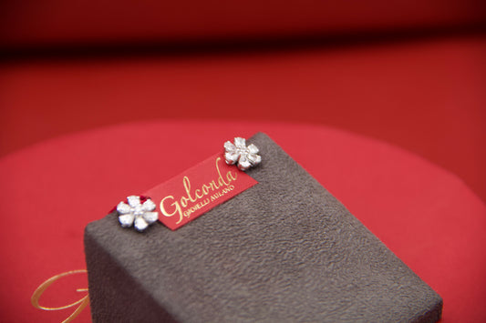 Flower earrings with diamonds