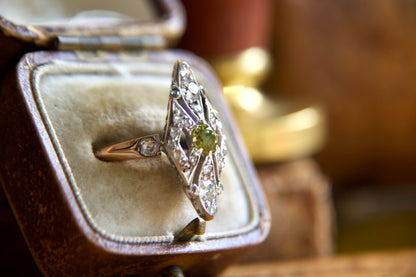 Anello Navette con Granato Demantoide Belle Epoque
