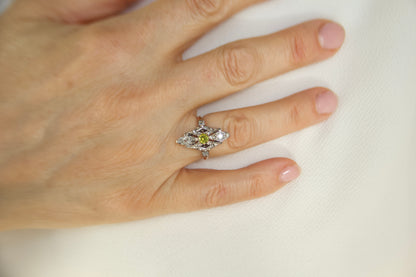 Anello Navette con Granato Demantoide Belle Epoque