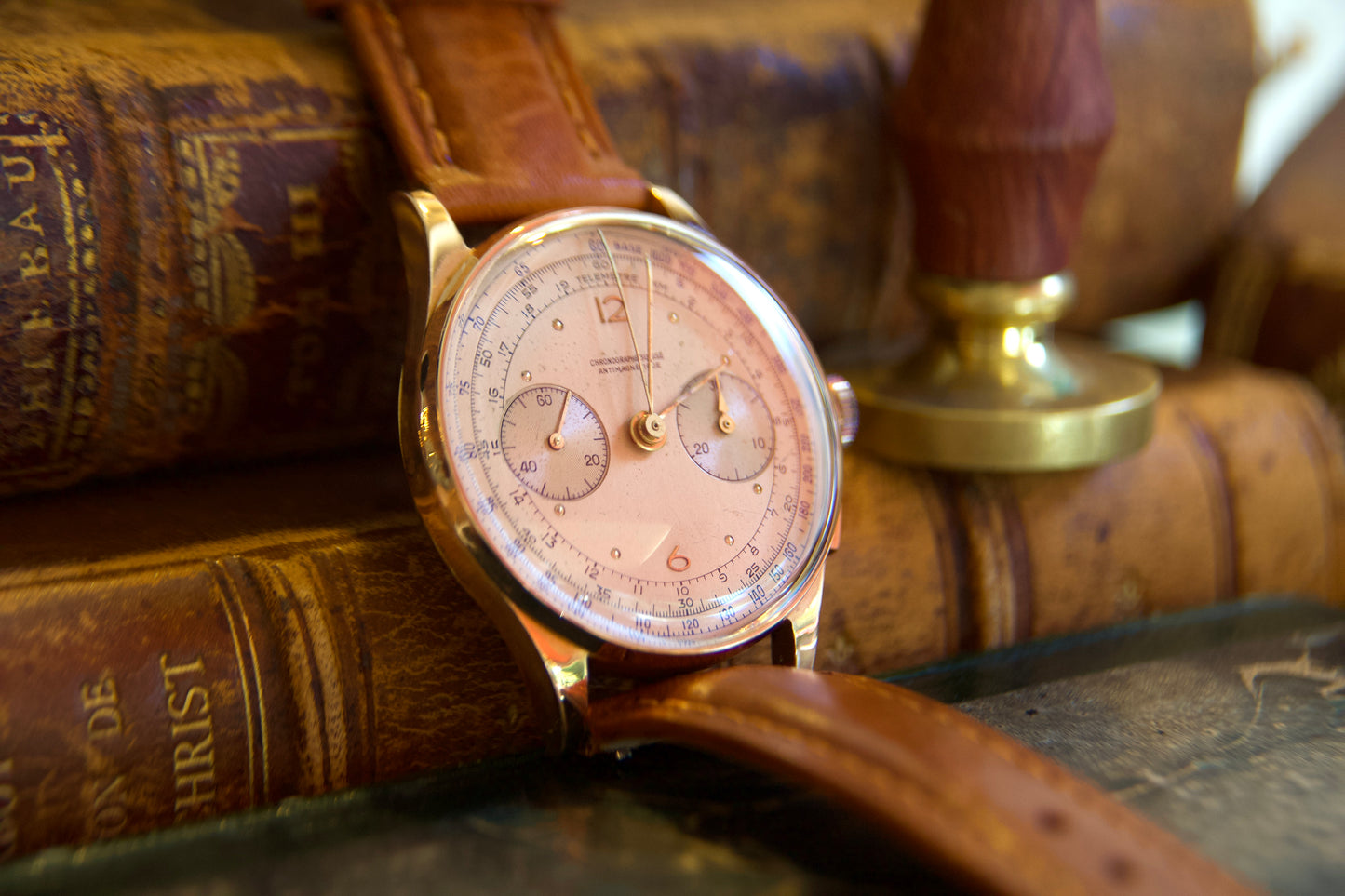 Orologio "Cronographe Suisse" anni 50 in oro 18kt