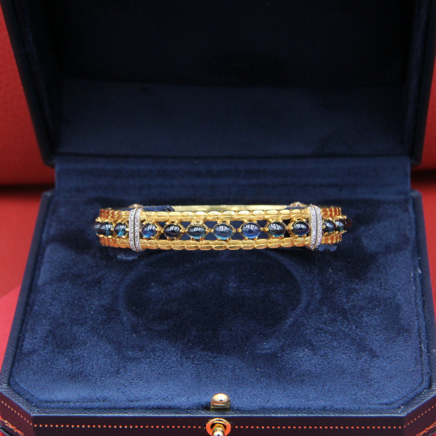 Bracciale  rigido  con zaffiri