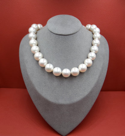 Importante collana di perle South Sea di 16mm