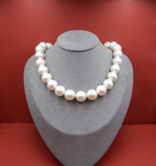 Importante collana di perle South Sea di 16mm