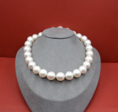 Importante collana di perle South Sea di 16mm