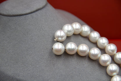 Importante collana di perle South Sea di 16mm