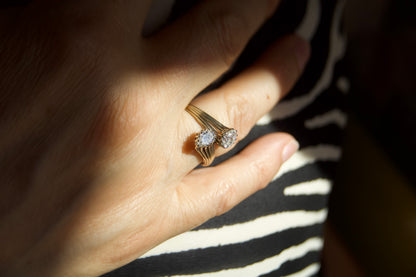 Anello Contrarié Vintage in Oro Bianco Non Rodiato con Diamanti Taglio Antico a Pera