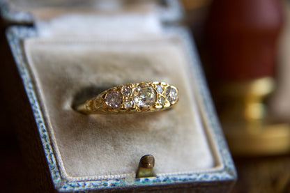 Anello Art nouveau riviere Inglese in oro 18kt