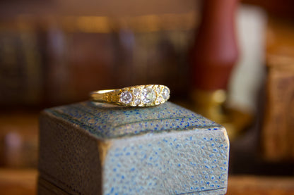Anello Art nouveau riviere Inglese in oro 18kt